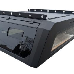 Hardtop zabudowa stalowa z szybami bocznymi Toyota Hilux 2006+