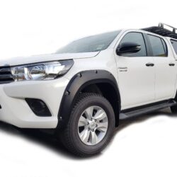 Poszerzenia błotników Toyota Hilux Revo