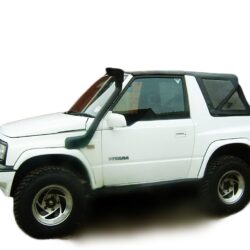 Snorkel Suzuki Vitara – lewa strona z napisem Vitara