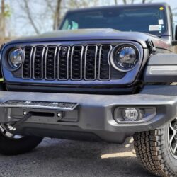 Jeep Wrangler JL 4XE plug-in Hybrid 2024 – płyta montażowa wyciągarki HD pod zderzak EU