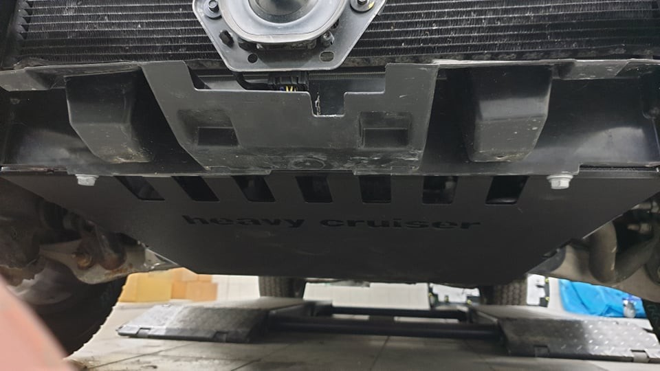 Osłona chłodnic, silnika i przedniego mostu OFFROAD Jeep Grand Cherokee WK2 CRD diesel 2013-2020 czerwona - Image 2