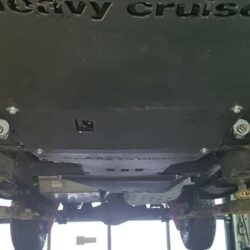 Osłona chłodnic, silnika i przedniego mostu OFFROAD z uchwytami do holowania Toyota Sequoia 2000-2007