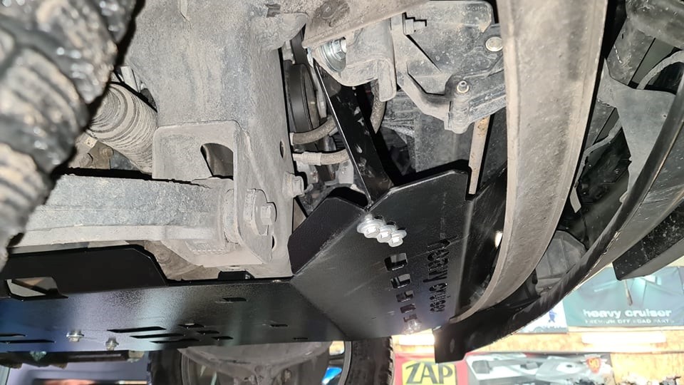 Osłona chłodnic , silnika , przekładni kierowniczej i przedniego mostu Offroad RAM 1500 2019 - - Image 4