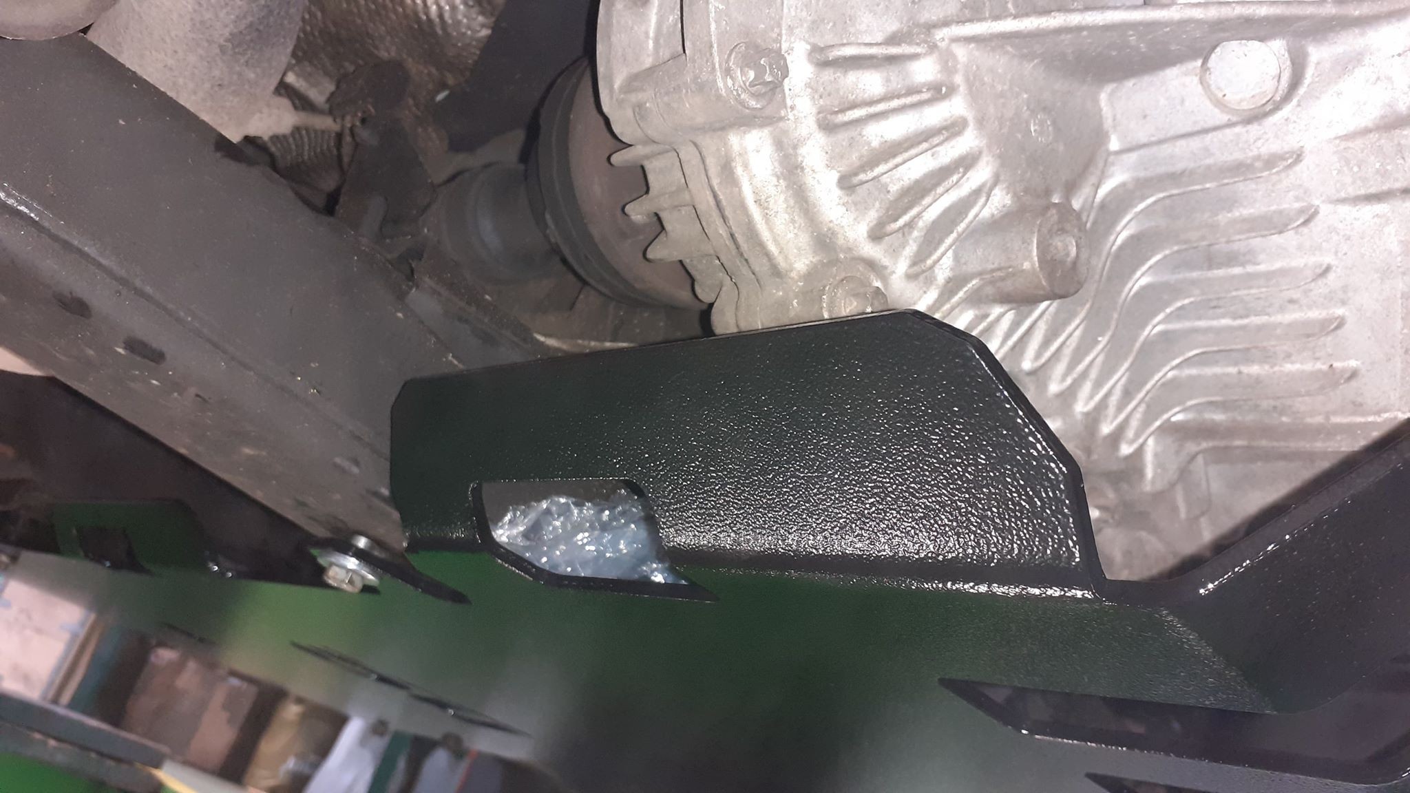 Osłona skrzyni biegów i reduktora STANDARD Land Rover Discovery 4 2009-2015 aluminiowa - obrazek 2