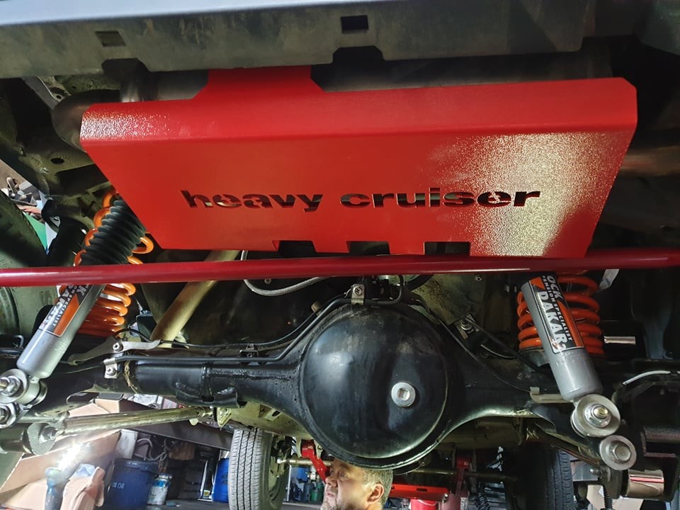 Osłona tłumika tył Suzuki Jimny 2018- czerwona - obrazek 2