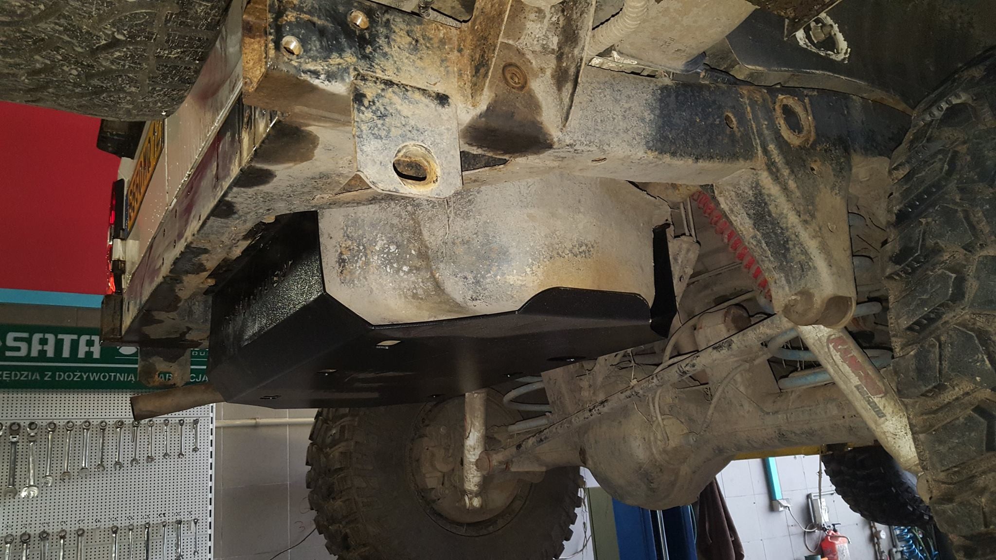 Osłona zbiornika paliwa STANDARD Nissan Patrol Y61 1998-2004 - obrazek 4