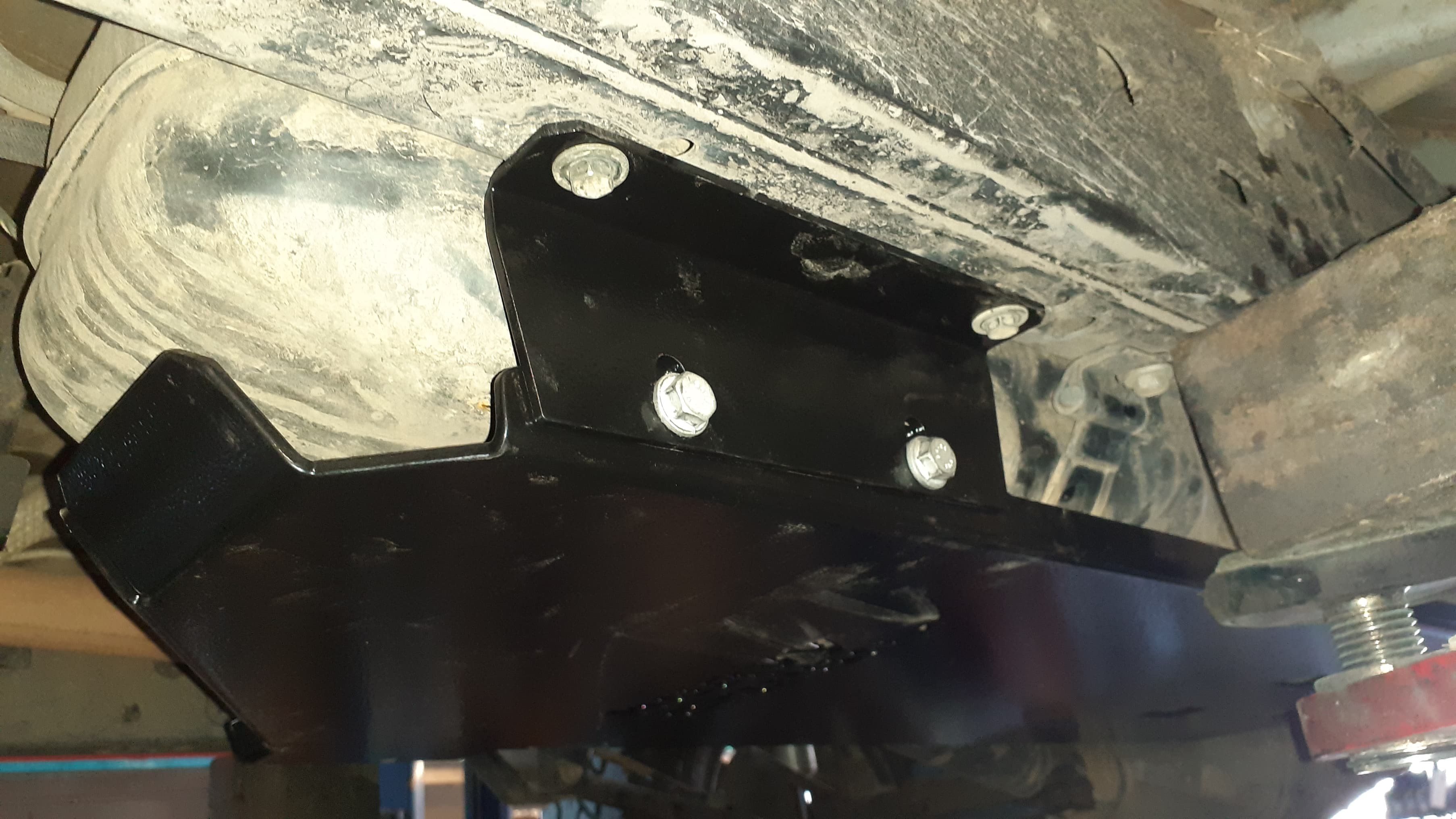 Osłona zbiornika paliwa Toyota Land Cruiser J 120 J121 2002-2009 - obrazek 4