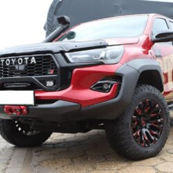 Toyota Hilux GR Sport 2 2025 – płyta montażowa wyciągarki HD
